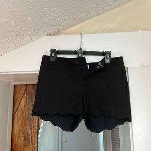 Printed black shorts